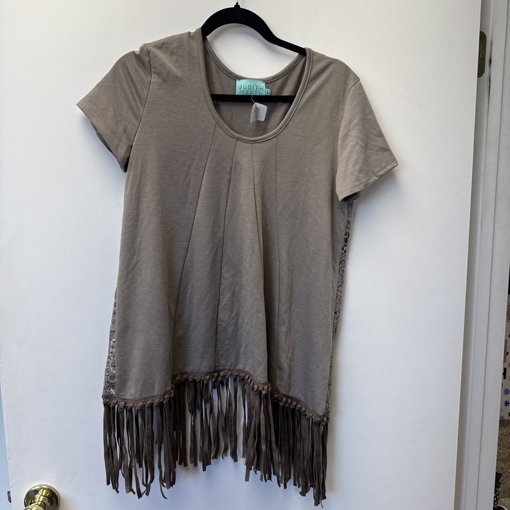 judith‎ march blouse size large